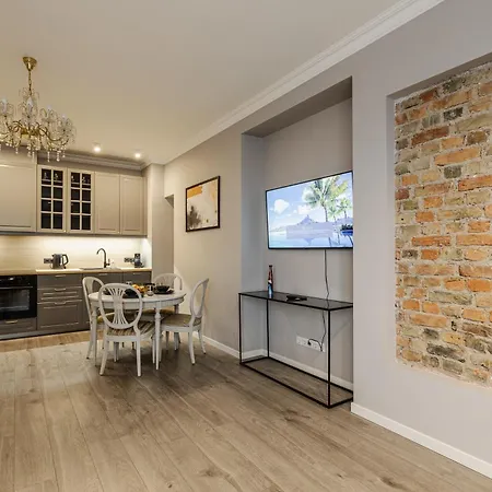 Grand Apartment *
